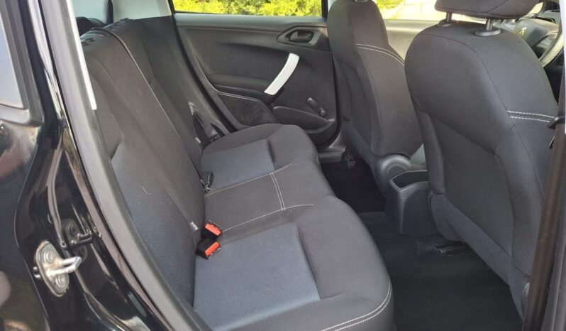 Peugeot 208 1.2 PureTech 75 cv lleno