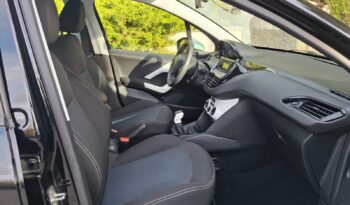 Peugeot 208 1.2 PureTech 75 cv lleno