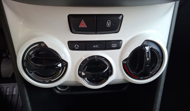 Peugeot 208 1.2 PureTech 75 cv lleno