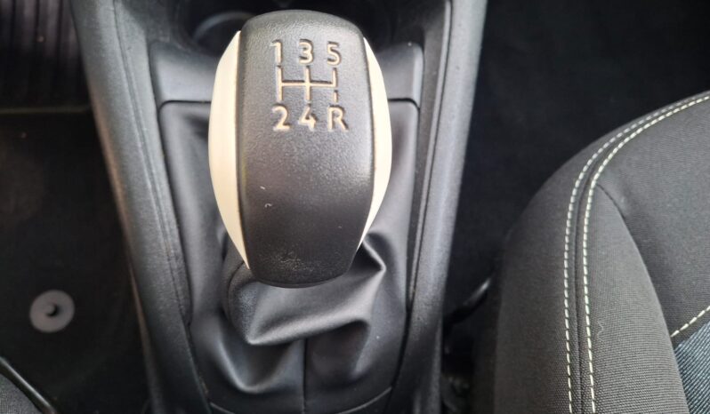 Peugeot 208 1.2 PureTech 75 cv lleno