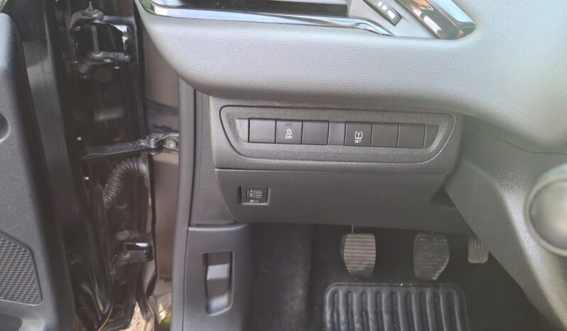 Peugeot 208 1.2 PureTech 75 cv lleno