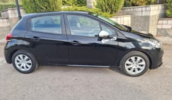 Peugeot 208 1.2 PureTech 75 cv lleno