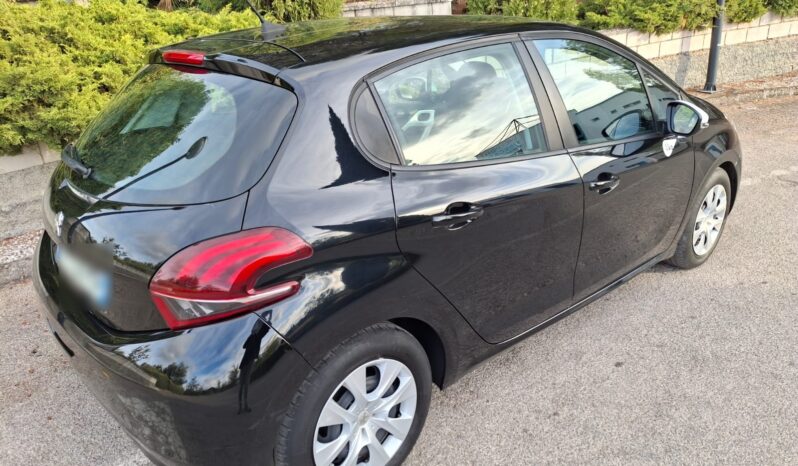 Peugeot 208 1.2 PureTech 75 cv lleno