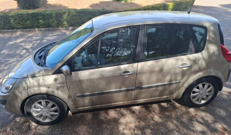 Renault Scenic 1.5 dCi 105 CV lleno