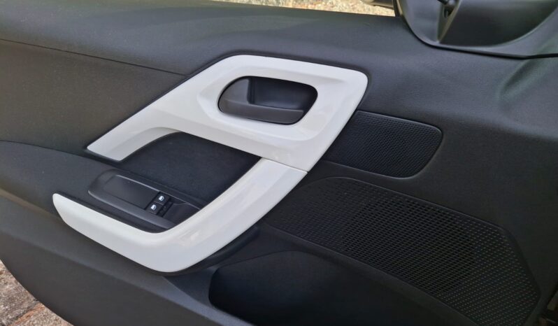 Peugeot 208 1.2 PureTech 75 cv lleno