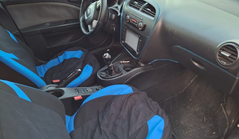 SEAT Leon 1.6 TDI 105 CV lleno
