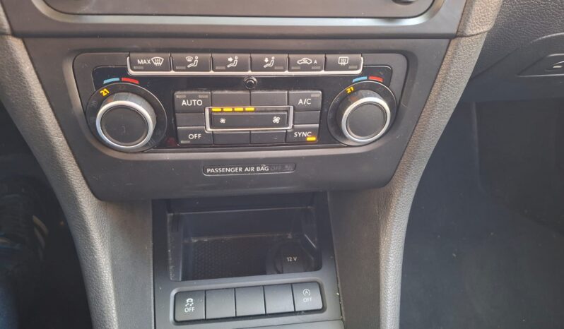 Volkswagen Golf 1.6 TDI 105 CV lleno