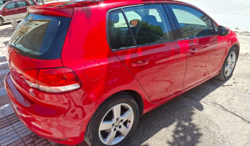 Volkswagen Golf 1.6 TDI 105 CV lleno