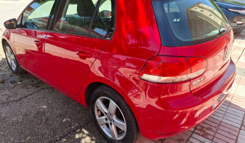 Volkswagen Golf 1.6 TDI 105 CV lleno