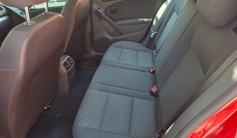 Volkswagen Golf 1.6 TDI 105 CV lleno